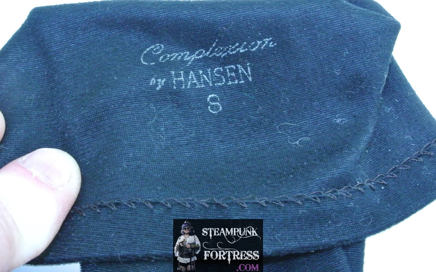 VINTAGE BLACK WRIST LENGTH HANSEN COMPLEXION SIZE 8 COTTONY SOFT GLOVES- MASS PRODUCED