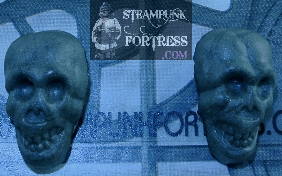 SILVER SKULLS PIERCED STUDS HALLOWEEN PIRATE EARRINGS STARR WILDE STEAMPUNK FORTRESS DUPLICATE