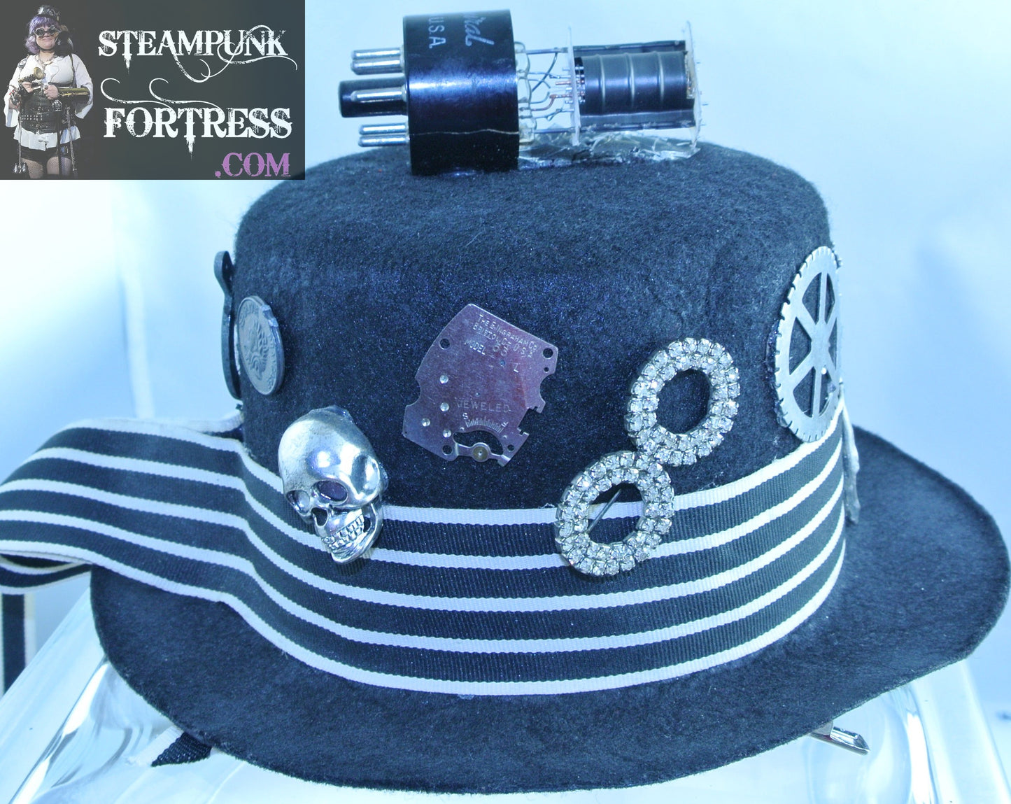 BLACK PEGASUS INFINITY FIGURE 8 RHINESTONES REMOVABLE PIN BROOCH HEART BLACK CAMEO REMOVABLE PIN BROOCH KEY COIN SKULL ROCKET TOP BLACK WHITE STRIPED RIBBON LARGE TOP HAT STARR WILDE STEAMPUNK FORTRESS
