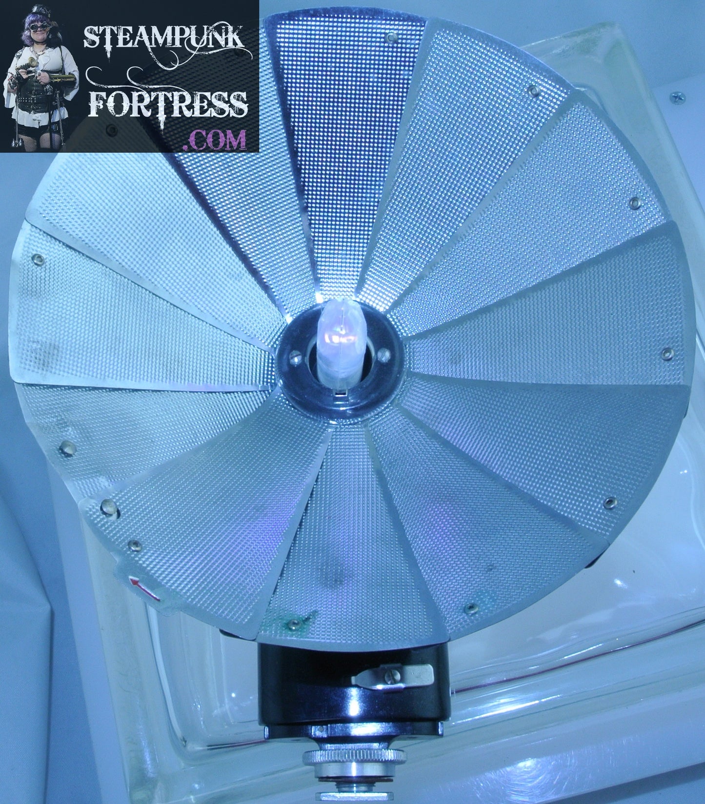 BLACK SILVER COLLAPSIBLE FAN LIGHTS UP MIDDLE RAY GUN WEAPONRY KIDS STARR WILDE STEAMPUNK FORTRESS COSPLAY COSTUME