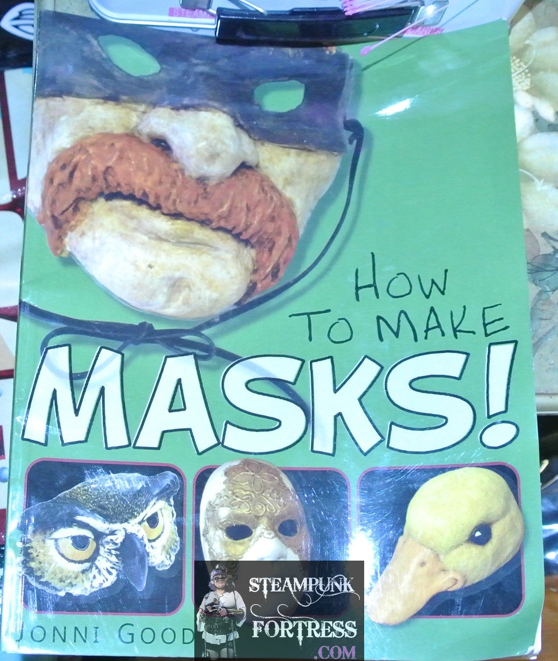 BOOK HOW TO MAKE MASKS JONNI GOOD VERY GOOD CONDITION