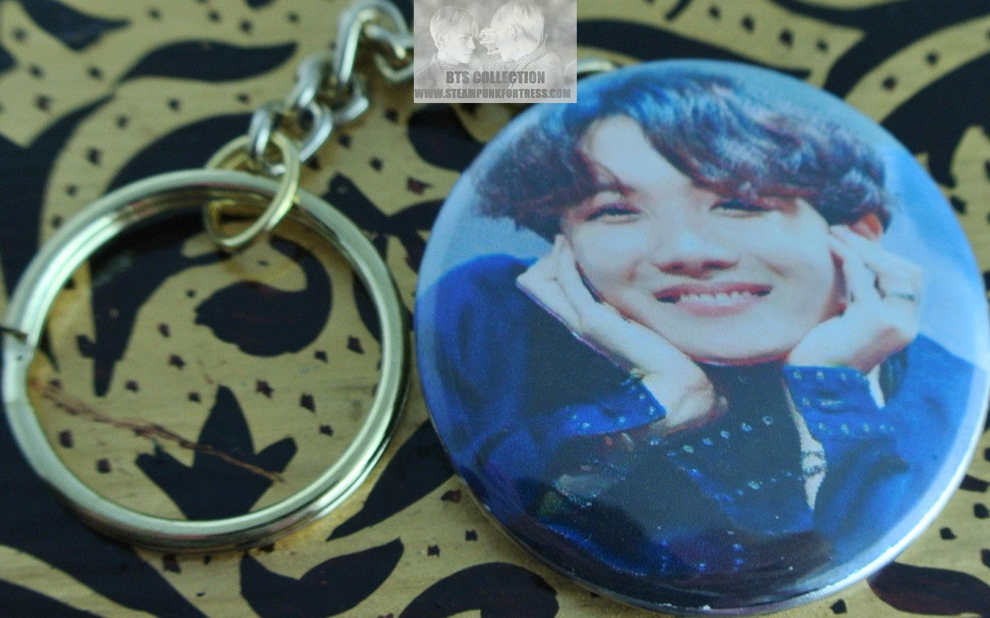 BTS BUTTON GOLD KEYCHAIN KEYRING JUNG HOSEOK J-HOPE HOBI HANDS ON CHEEKS FANSIGN JHOPE KEY CHAIN RING