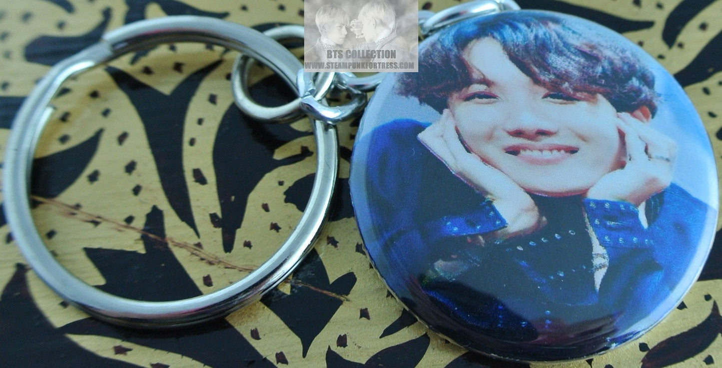 BTS BUTTON KEYCHAIN KEYRING JUNG HOSEOK J-HOPE HOBI HANDS ON CHEEKS FANSIGN JHOPE KEY CHAIN RING