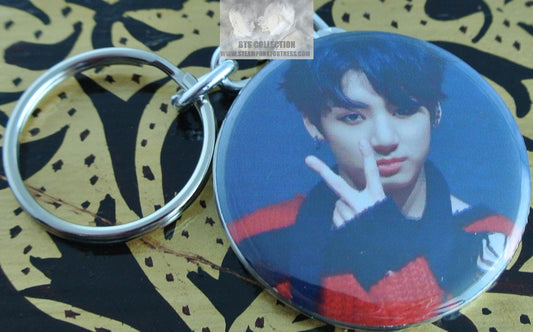 BTS BUTTON KEYCHAIN JEON JUNGKOOK WAR OF HORMONE V SIGN KEYRING KEY CHAIN RING