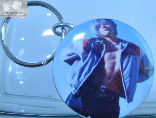 BTS BUTTON KEYCHAIN KEYRING V KIM TAEHYUNG BAZZAR SHIRTLESS GREY JACKET KEY CHAIN RING