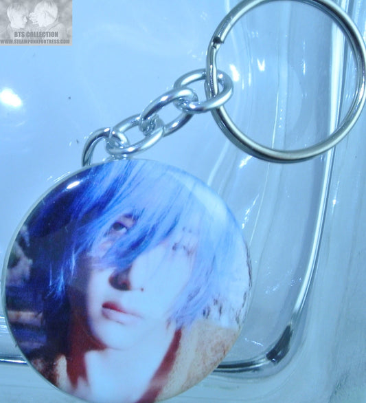 BTS BUTTON KEYCHAIN KEYRING V KIM TAEHYUNG BAZZAR LAVENDER HAIR CLOSEUP KEY CHAIN RING