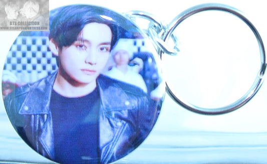 BTS BUTTON KEYCHAIN KEYRING V KIM TAEHYUNG FRIENDS BLACK LEATHER JACKET KEY CHAIN RING