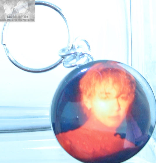 BTS BUTTON KEYCHAIN KEYRING V KIM TAEHYUNG LOVE ME AGAIN RED SEQUINS KEY CHAIN RING