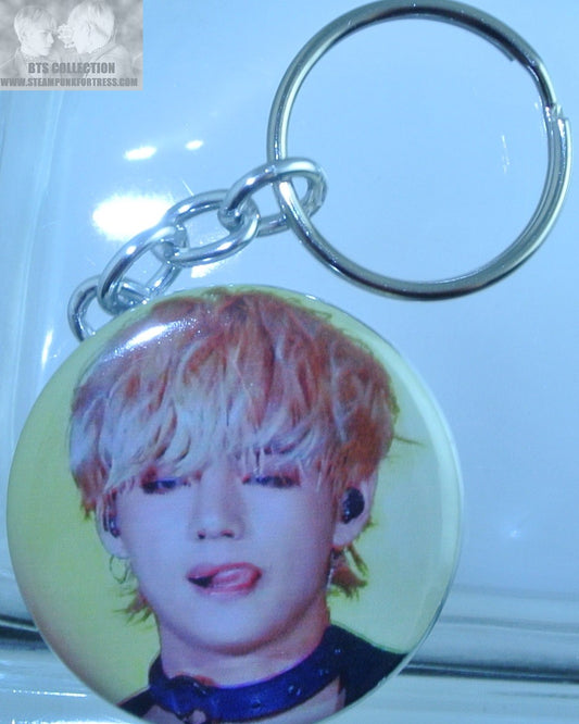 BTS BUTTON KEYCHAIN KEYRING V KIM TAEHYUNG YELLOW BLACK CHOKER KEY CHAIN RING