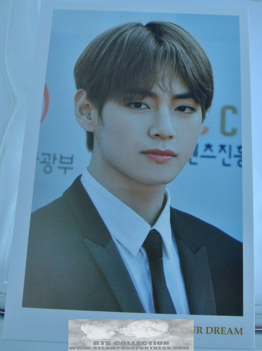 BTS V KIM TAEHYUNG FANSITE PHOTOCARD BROWN SUIT GLEAM IN YOUR DREAM NUNA V PHOTO CARD