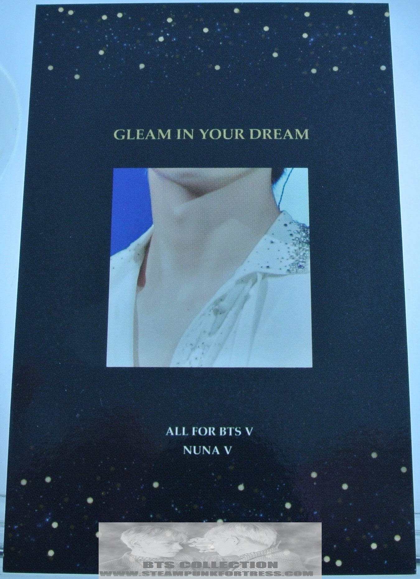 BTS V KIM TAEHYUNG FANSITE PHOTOCARD WHITE SILVER SHIRT GLEAM IN YOUR DREAM NUNA V PHOTO CARD