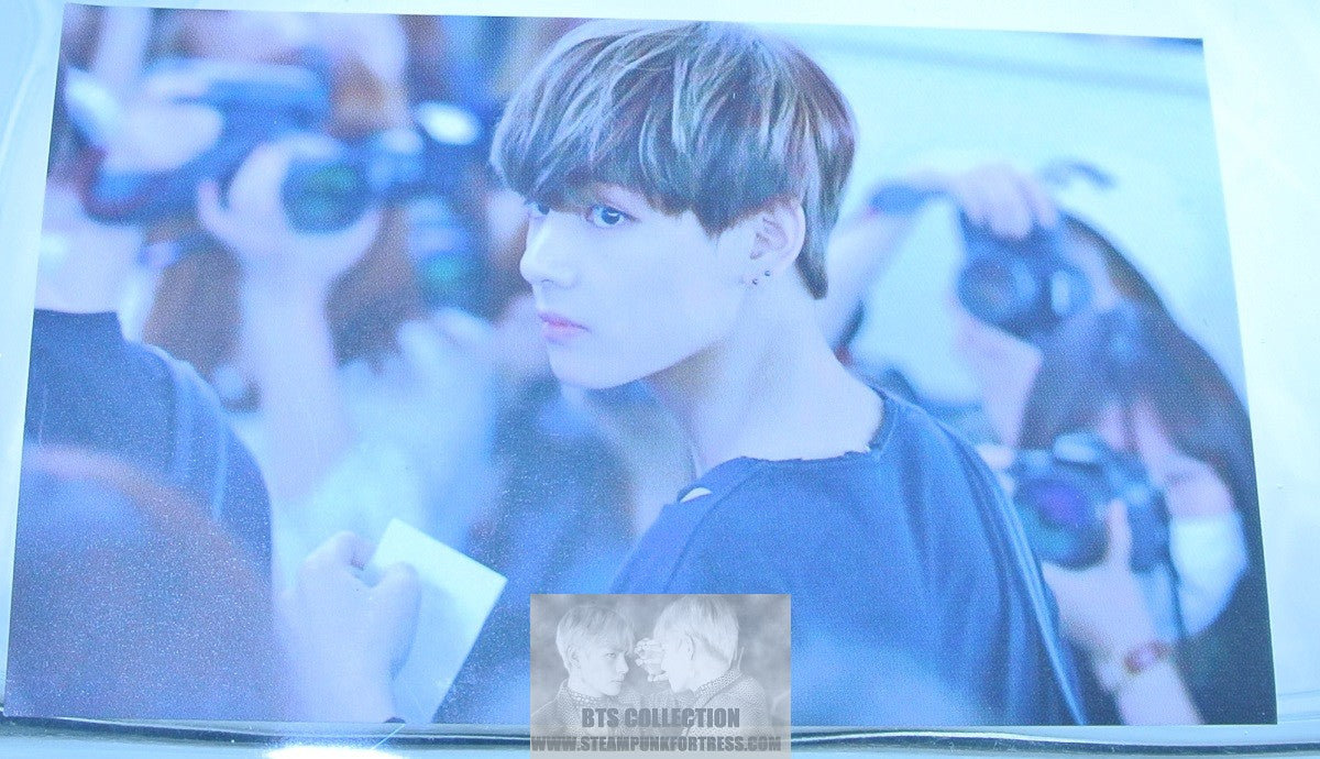 BTS PHOTOCARD V KIM TAEHYUNG OVER SHOULDER AIRPORT FASHION VUNA BOY FANSITE PHOTO CARD TAE-HYUNG