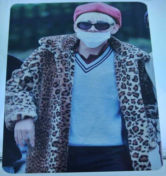 BTS PHOTOCARD V KIM TAEHYUNG VELICITAS FANSITE LEOPARD JACKET ONE OF A KIND PHOTO CARD