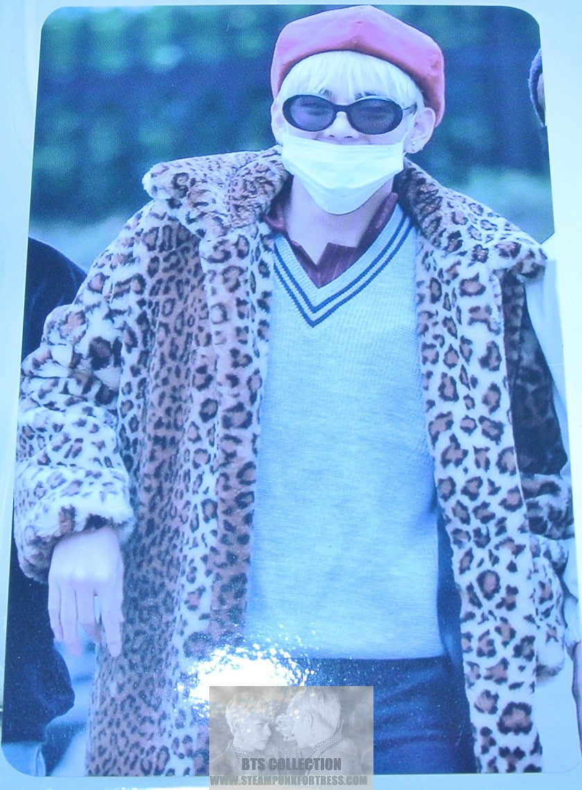 BTS PHOTOCARD V KIM TAEHYUNG VELICITAS FANSITE LEOPARD JACKET ONE OF A KIND PHOTO CARD