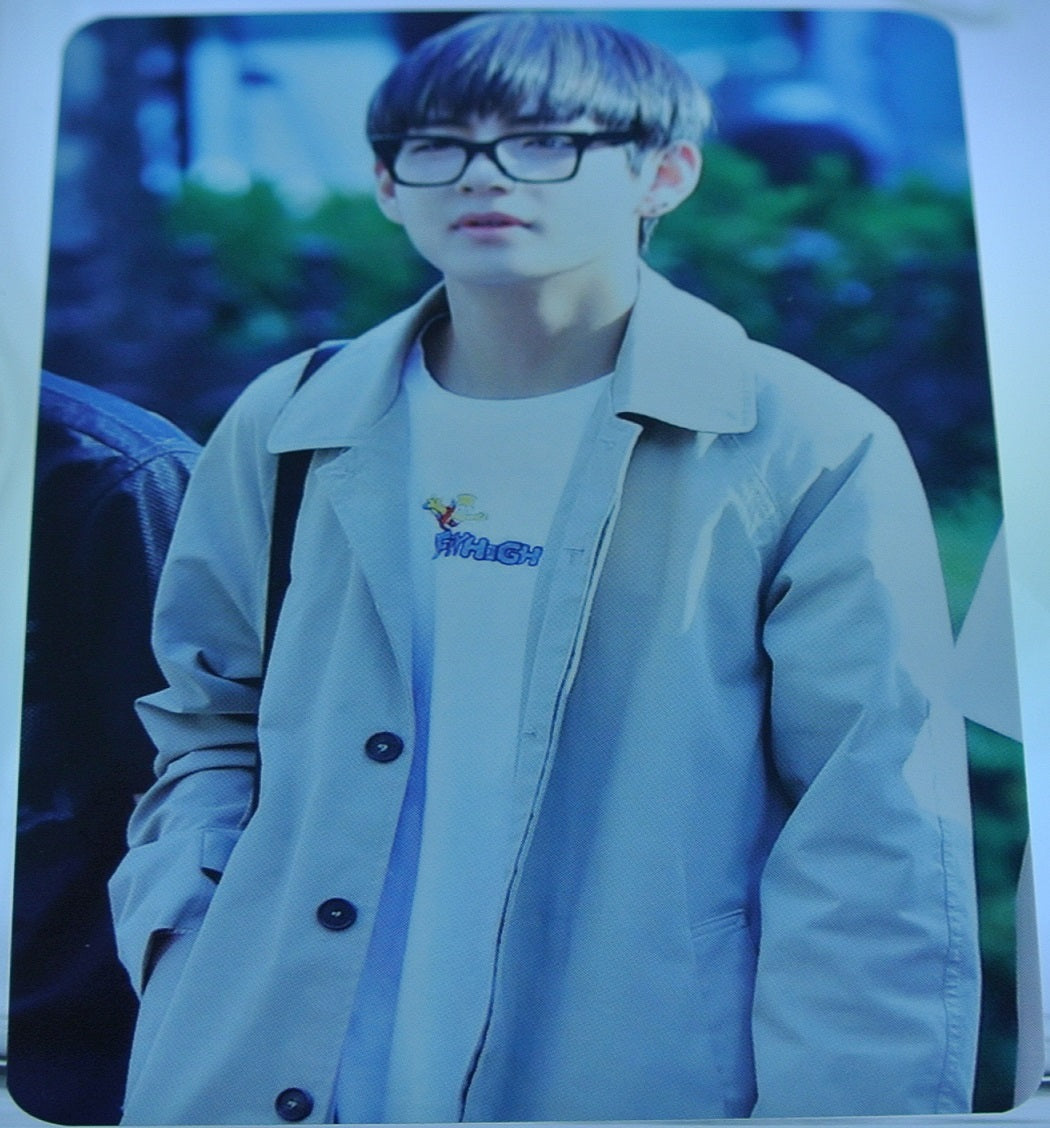 BTS PHOTOCARD V KIM TAEHYUNG VELICITAS FANSITE GLASSES TAN JACKET ONE OF A KIND PHOTO CARD