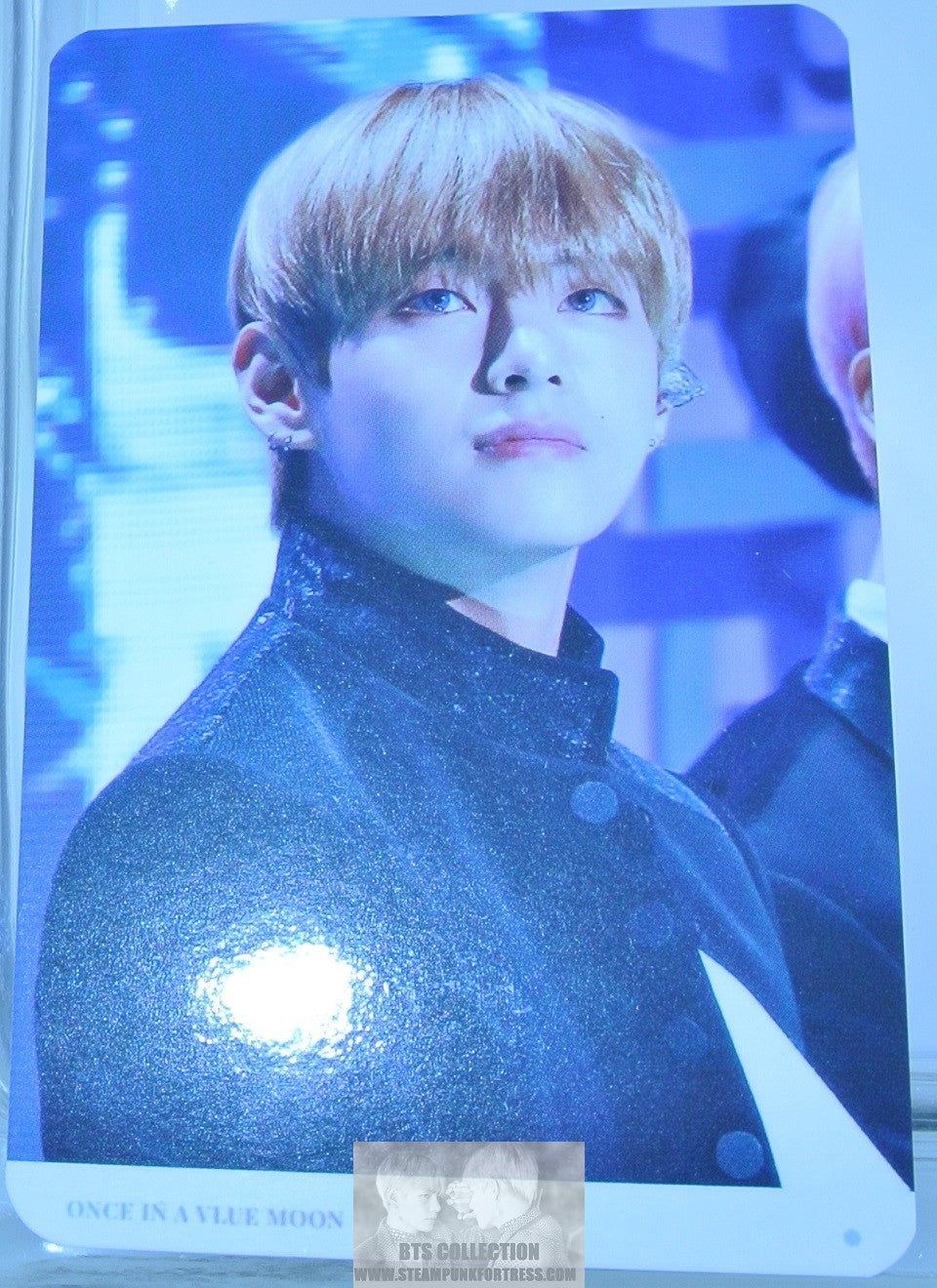 BTS PHOTOCARD V KIM TAEHYUNG VIA FANSITE BLOND HAIR BLACK JACKET ONCE IN A VLUE MOON PHOTO CARD