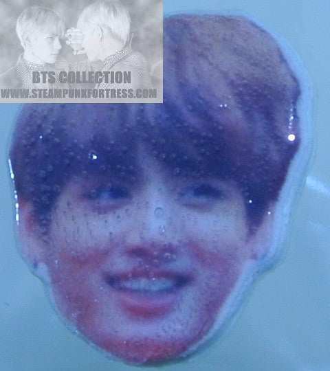 BTS ACRYLIC PIN BADGE BUTTON JEON JUNGKOOK FACE CLOSE UP SMILING BROWN HAIR