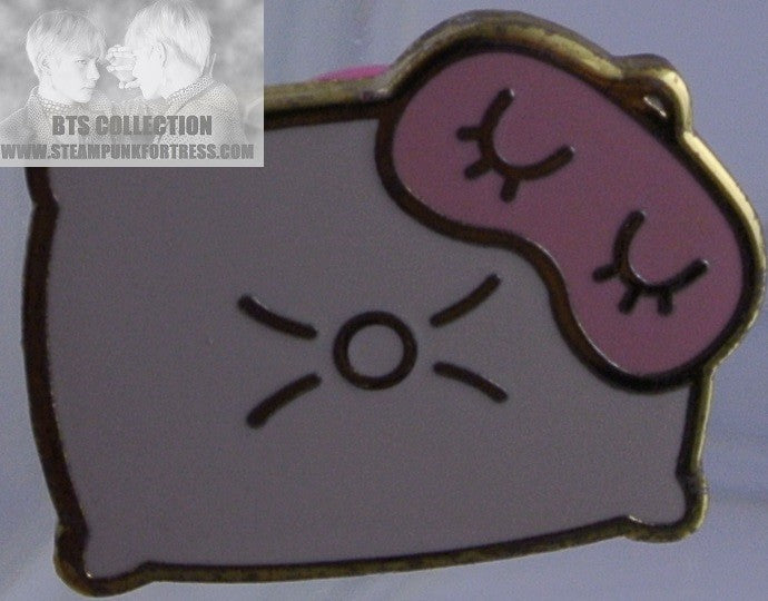 BTS ENAMEL PIN BUTTON BADGE BT21 WHITE CAT PINK EYE MASK SUGA MIN YOONGI OFFICIAL MERCHANDISE