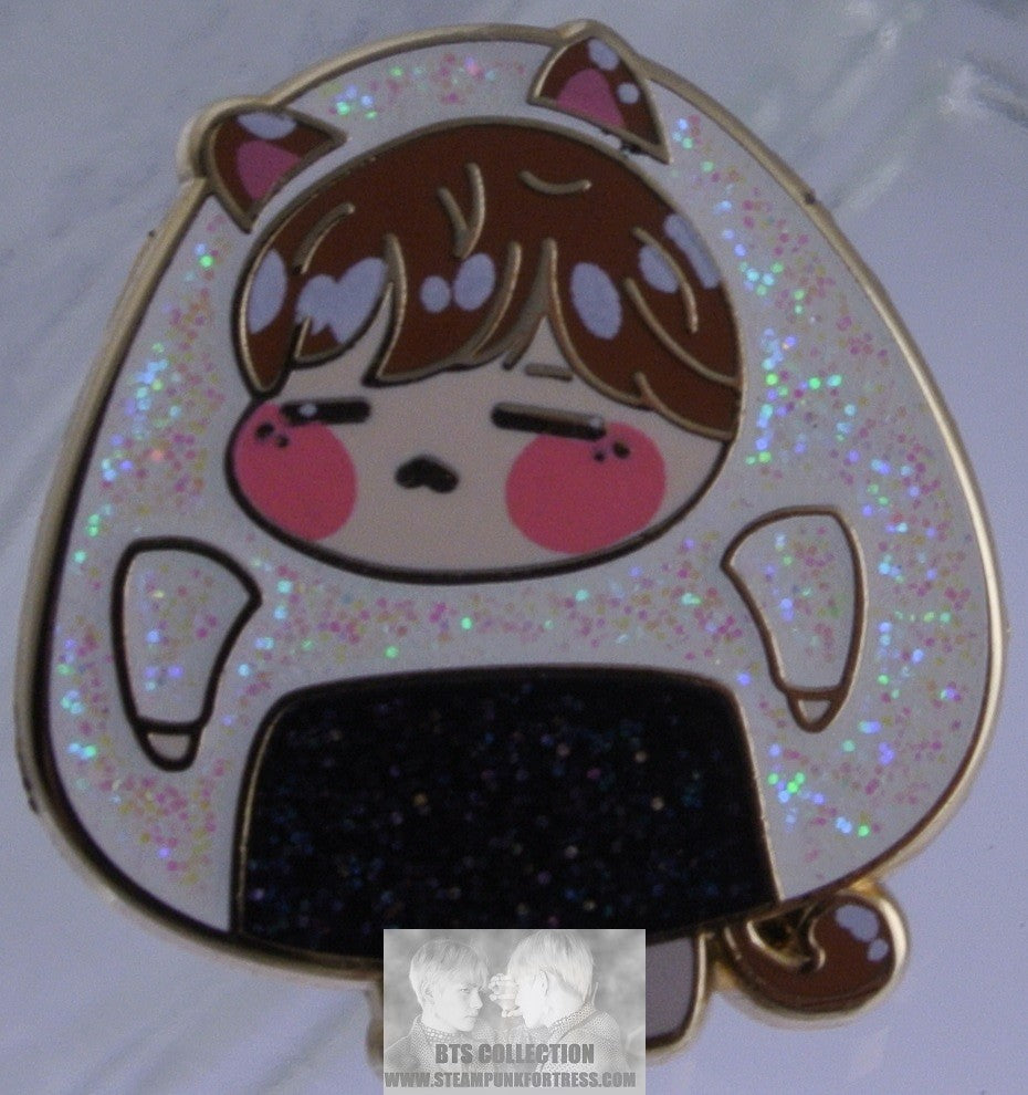 BTS ENAMEL PIN BADGE BUTTON SUGA MIN YOONGI GOLD CHIBI IN RJ OUTFIT? KIMAGINEARTS PINS