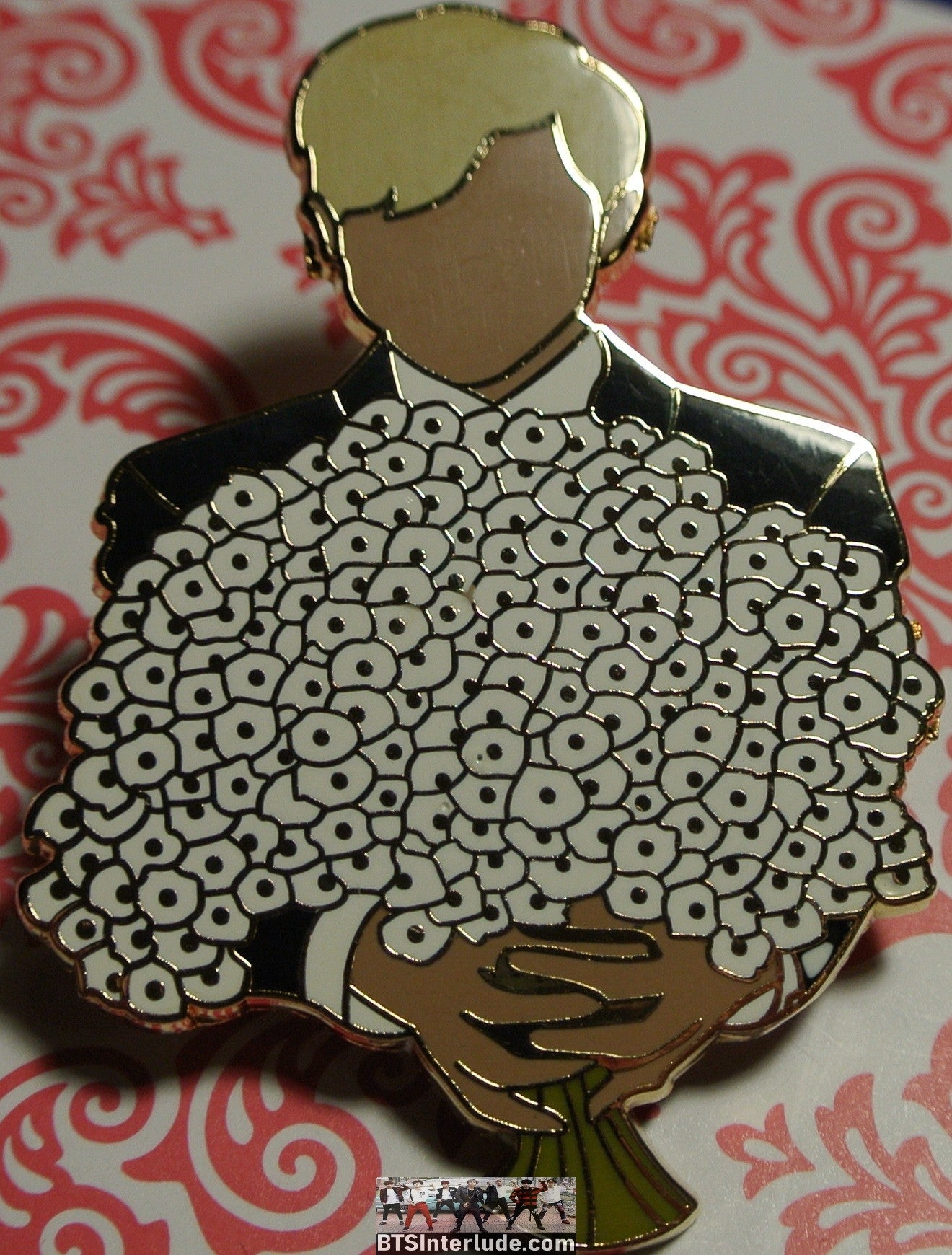 BTS ENAMEL PIN GOLD RM KIM NAMJOON BLOND HAIR WHITE FLOWERS BOUQUET A MONSTUR PLAZA BADGE BUTTON