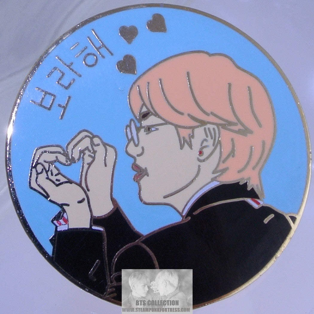 BTS ENAMEL PIN BADGE BUTTON GOLD V KIM TAEHYUNG HAND HEART PINK HAIR