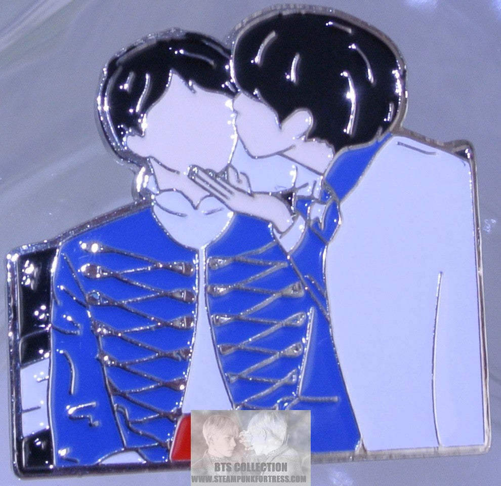 BTS ENAMEL PIN SILVER V KIM TAEHYUNG KISSING JEON JUNGKOOK CHEEK JAPAN FANMEET NEW BADGE BUTTON