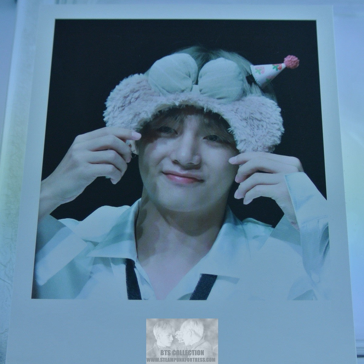 BTS POLAROID V KIM TAEHYUNG VIA FANSITE FURRY HEADBAND FANSIGN ONCE IN A VLUE MOON PHOTO