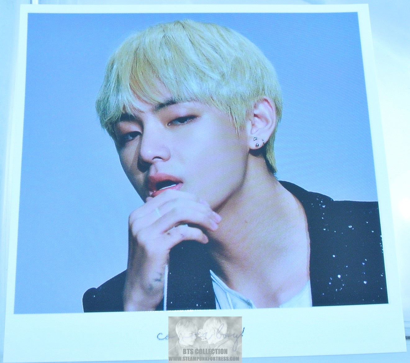 BTS POLAROID V KIM TAEHYUNG VTAC FANSITE SEXY STARE FANSIGN BLOND HAIR COVERBOY PHOTO