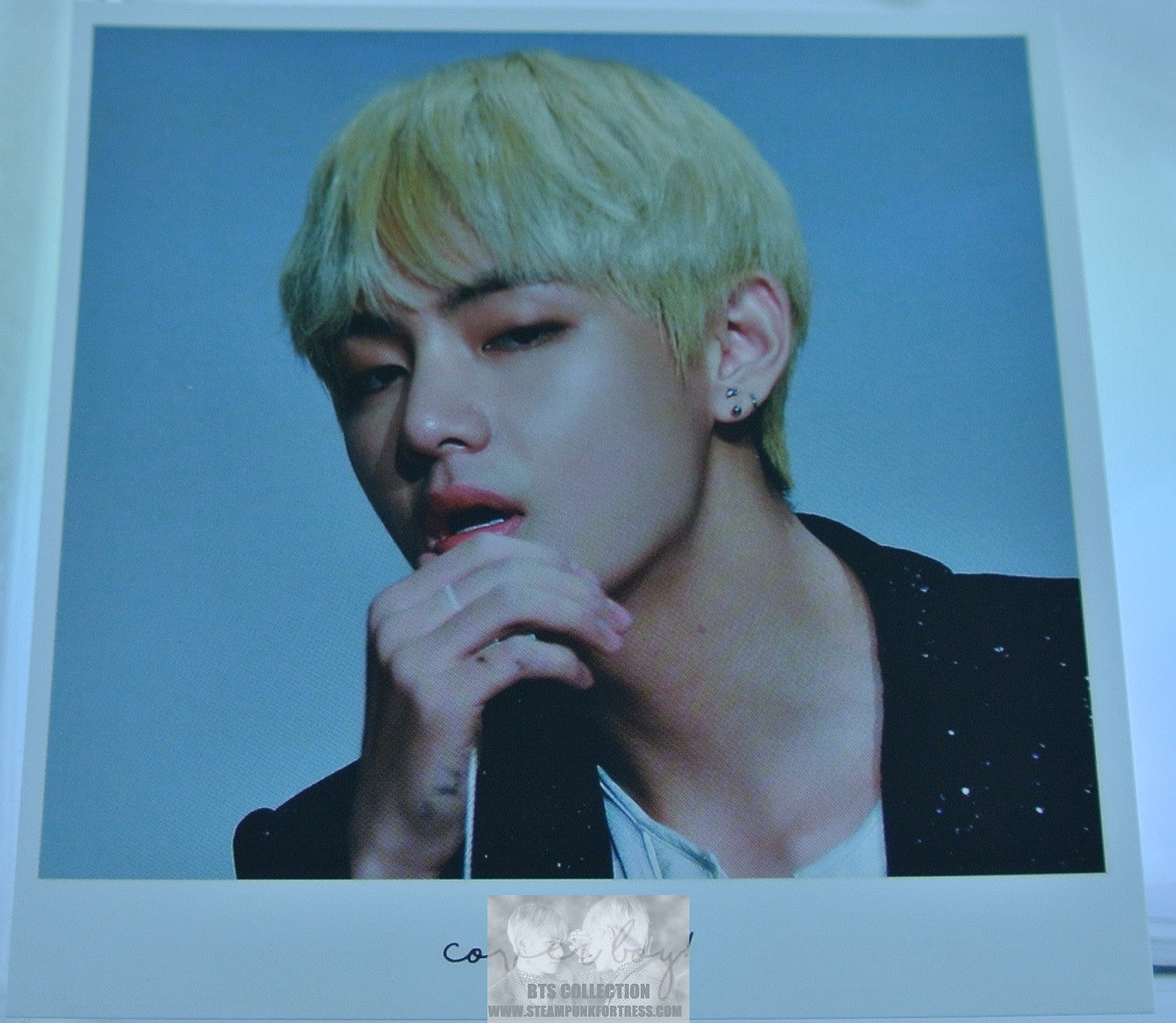 BTS POLAROID V KIM TAEHYUNG VTAC FANSITE SEXY STARE FANSIGN BLOND HAIR COVERBOY PHOTO