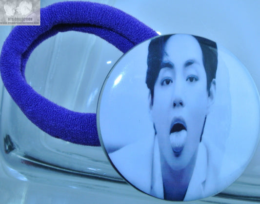 BTS BUTTON PONYTAIL HOLDER PURPLE V KIM TAEHYUNG PERMISSON TO DANCE VCR PAPERCLIP TONGUE SEAMLESS HAIR TIE
