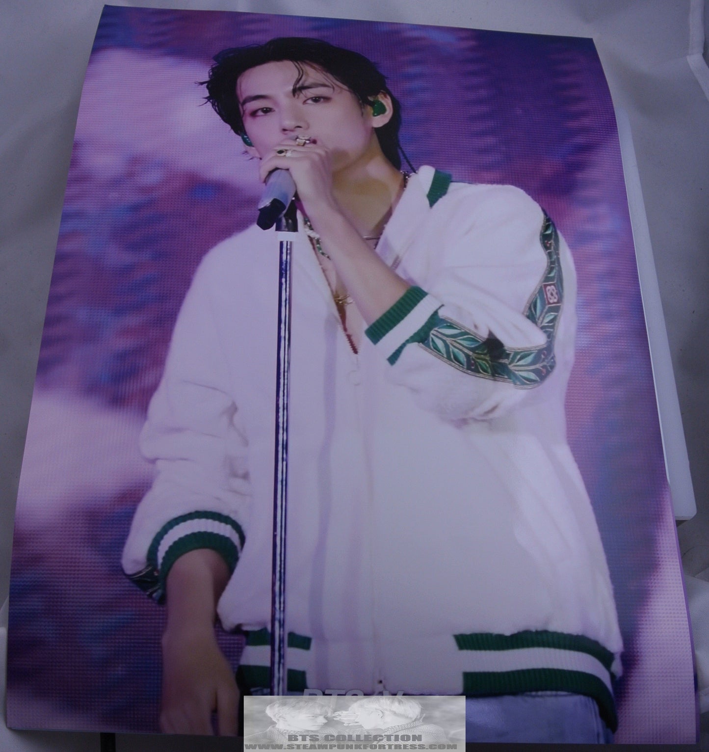 BTS V KIM TAEHYUNG TAE-HYUNG BUSAN CONCERT WHITE JACKET POSTER NEW