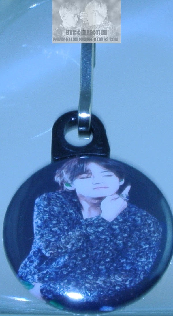 BTS BUTTON ZIPPER PULL V KIM TAEHYUNG 5TH MUSTER DIMPLE PURSE BACKPACK JACKET