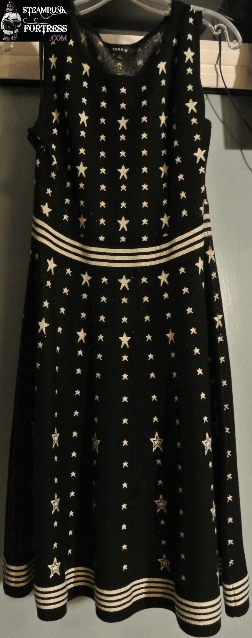 TORRID BLACK WHITE STARS SKATER SLEEVELESS DRESS NWOT SIZE 1 XL EXTRA LARGE STRETCHY FABRIC