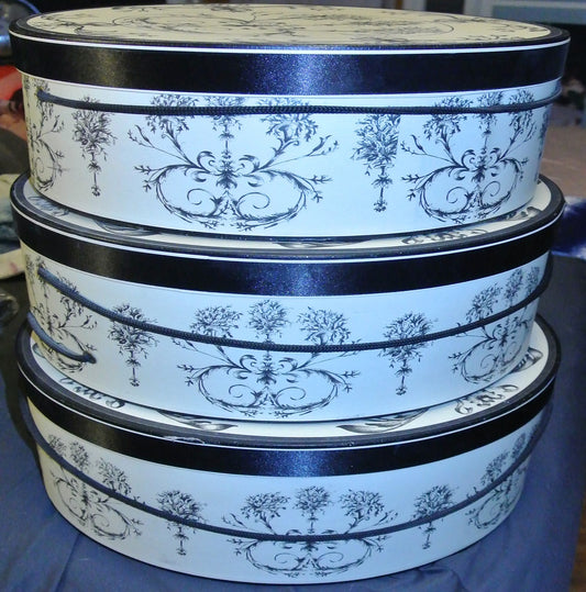 HAT BOXES ROUND SET OF 3 TAN BLACK TOILE PATTERN BLACK ROPE HANDLE ON EACH 12" 13"AND 14"