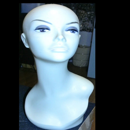 MANNEQUIN HEAD VINTAGE 80S JEWELRY DISPLAY RETAIL CONVENTIONS SHOWS NECKLACE EARRINGS