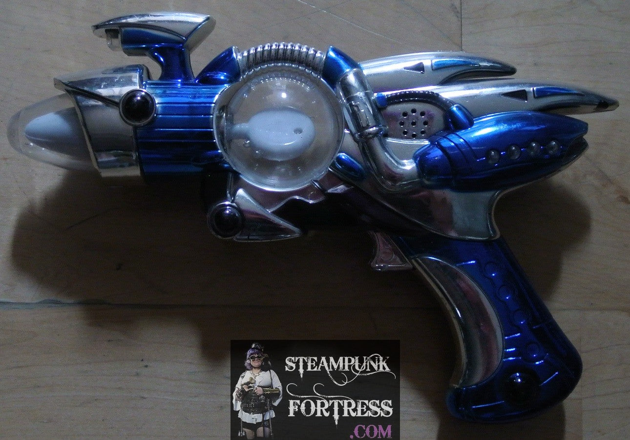 RAY GUN SPACE PATROL BLASTER SILVER BLUE LIGHTS UP LIGHT SOUNDS STEAMPUNK COSPLAY COSTUME