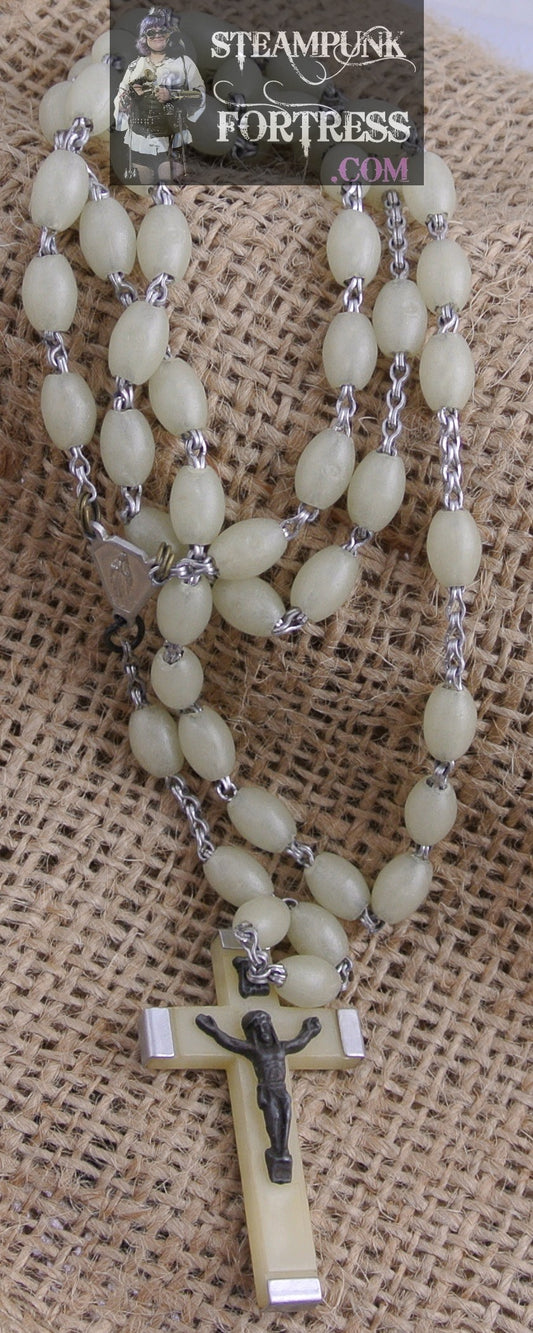 GORGEOUS VINTAGE ITALY SIGNED GLOW IN THE DARK ROSARY OLIVE BRANCH NECKLACE