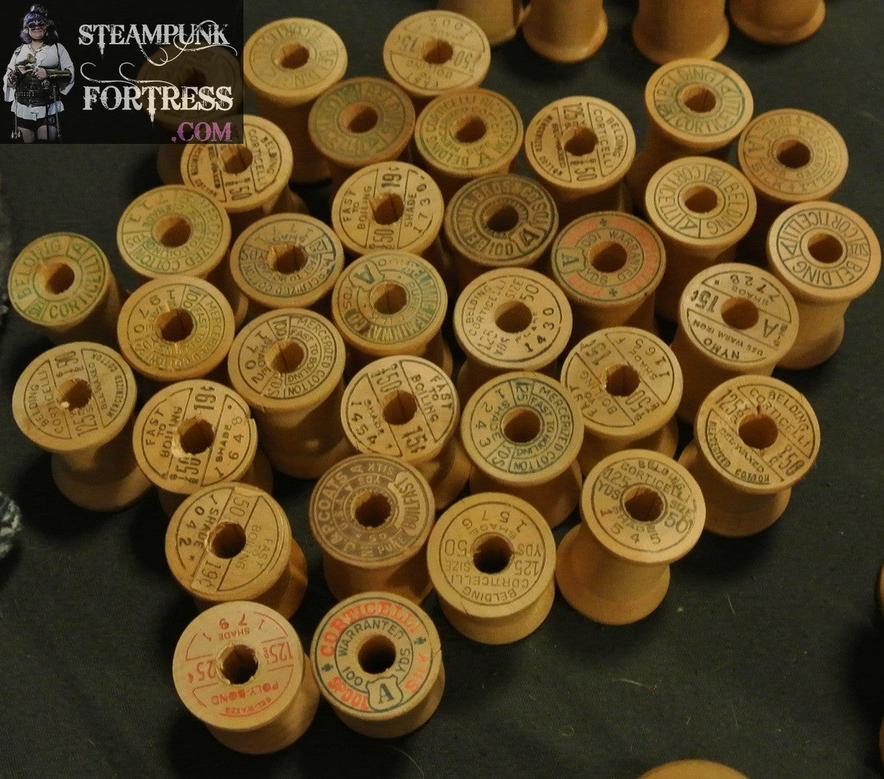 LOT OF 224 VINTAGE WOOD SPOOLS EMPTY SEWING OVER 5 POUNDS CRAFTS JEWELRY COATS & CLARK STAR MORE