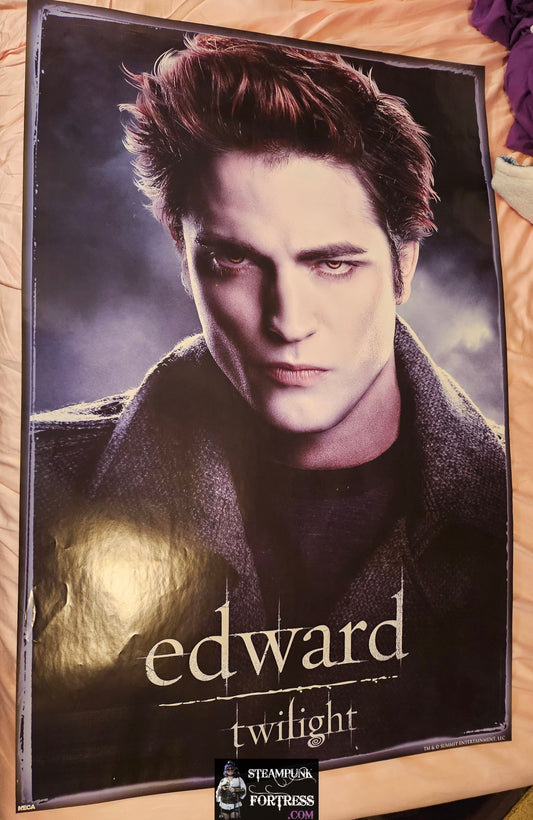 TWILIGHT POSTER EDWARD CULLEN ALONE GREY JACKET ROBERT PATTINSON NECA OFFICIAL