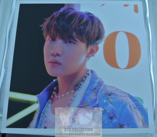 BTS J-HOPE JUNG HOSEOK HO-SEOK MAP OF THE SOUL ON:E ONE CONCEPT BOOK SQUARE PHOTOCARD PHOTO CARD EXCLUSIVE LIMITED EDITION WITH BOOK SET ONLY NEW OFFICIAL MERCHANDISE