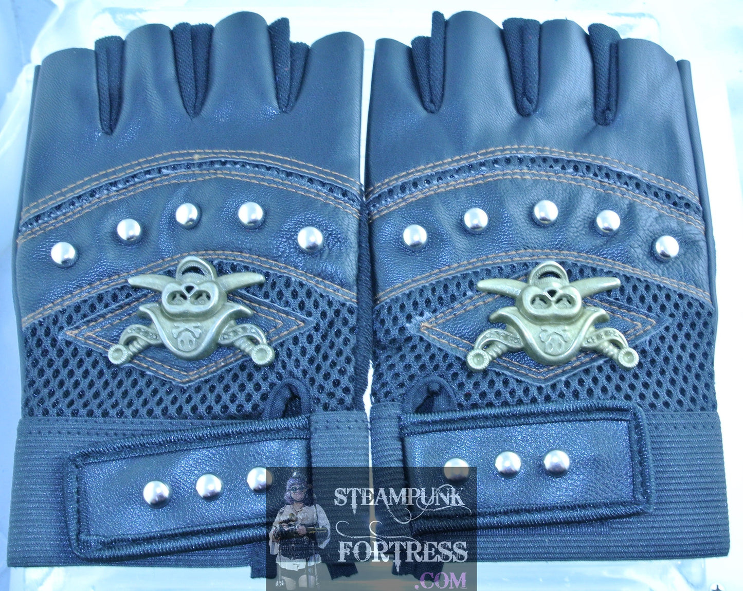 BLACK FAUX LEATHER VEGAN BRASS PIRATE CROSSED SWORDS SILVER STUDS FINGERLESS GLOVES 80S COSPLAY COSTUME HALLOWEEN- MASS PRODUCED