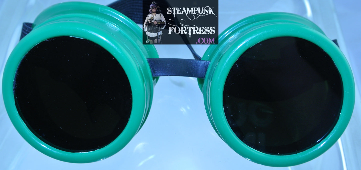 GREEN MEDIUM GOGGLES GREEN LENS ADJUSTABLE BLACK ELASTIC STRAP COSPLAY COSTUME- MASS PRODUCED