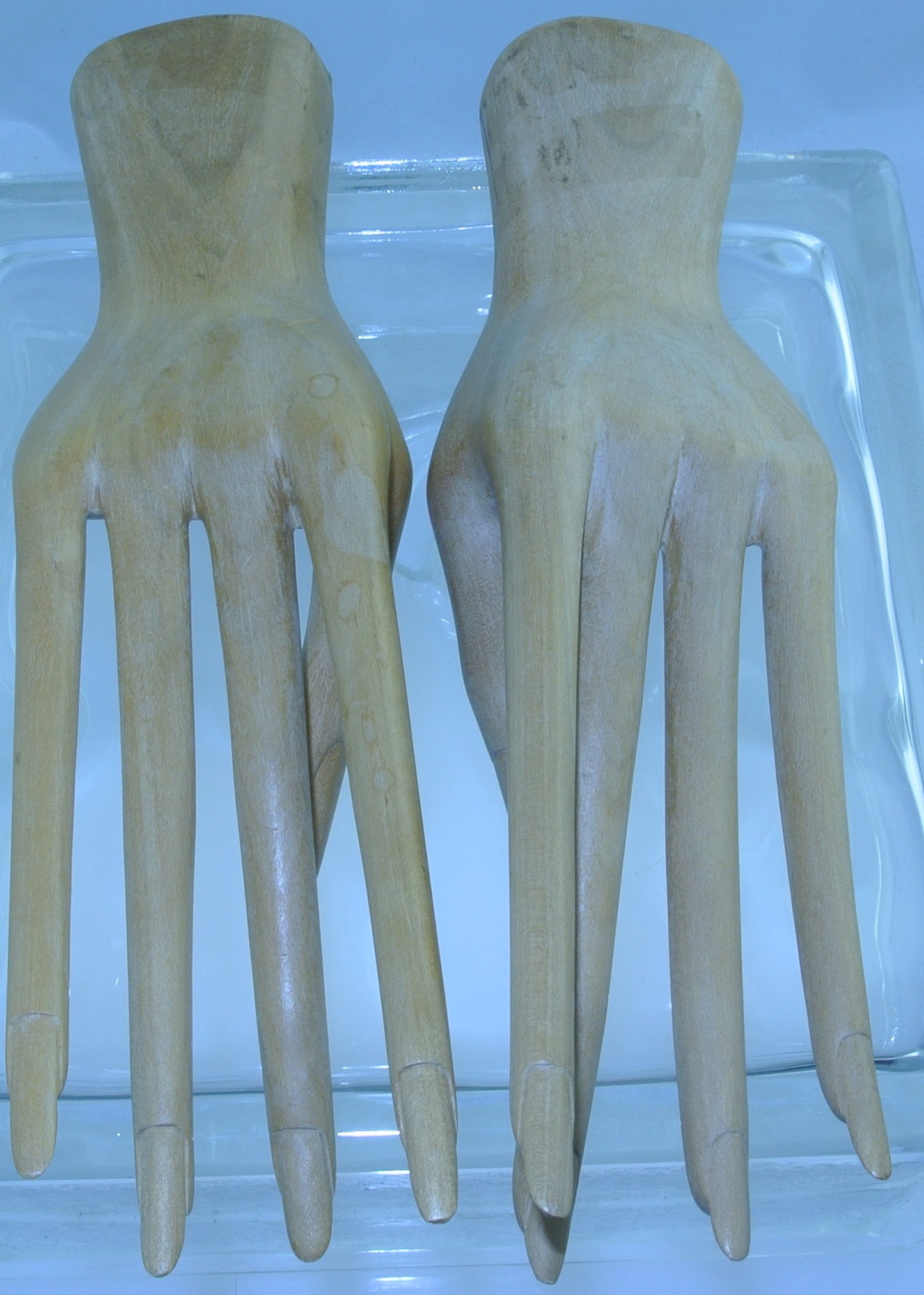 BEAUTIFUL VINTAGE WOODEN MANNEQUIN HANDS LONG ELEGANT FINGERS FEMALE COUNTER DISPLAY RINGS GLOVES ETC PAIR - MASS PRODUCED