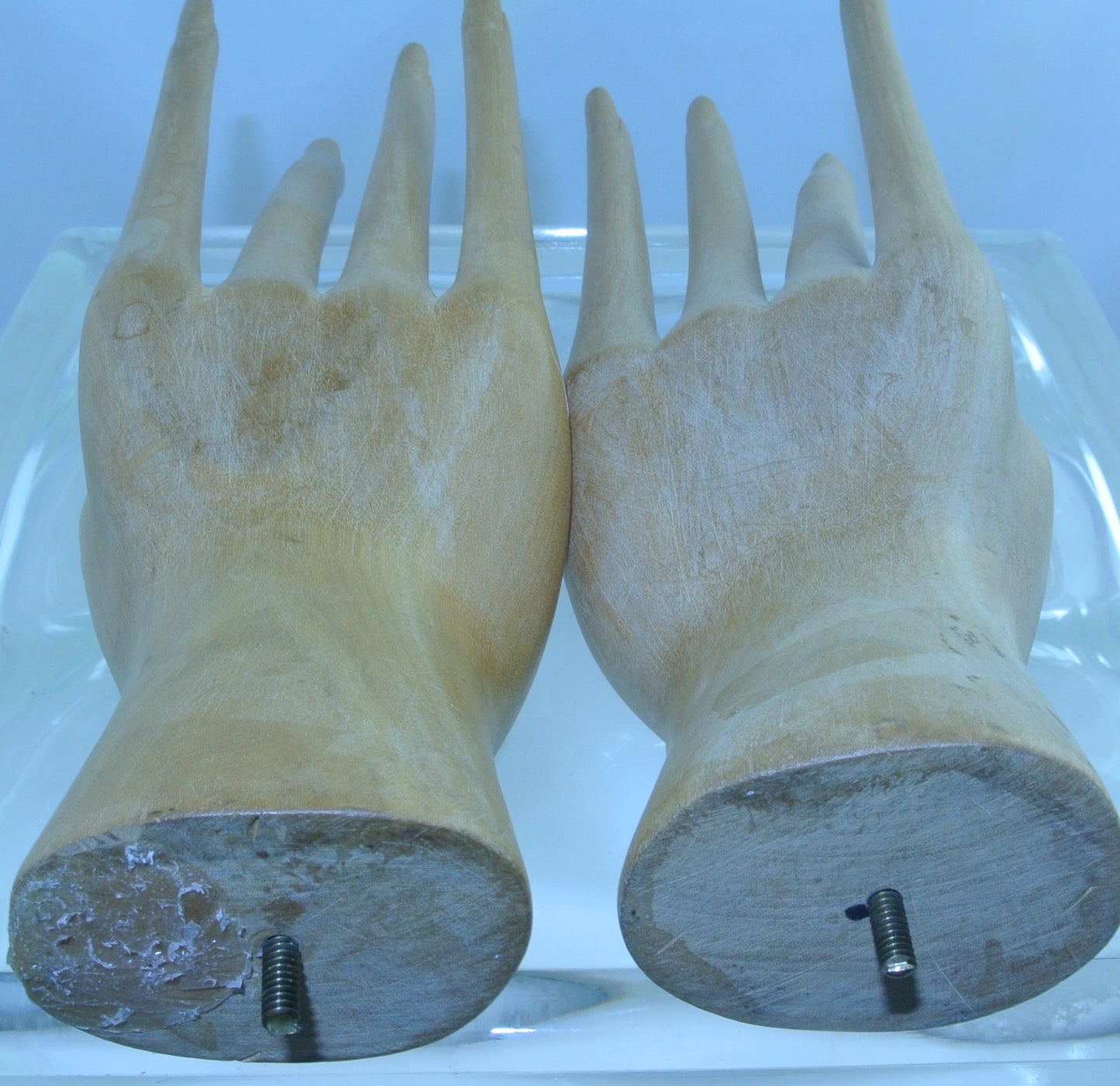 BEAUTIFUL VINTAGE WOODEN MANNEQUIN HANDS LONG ELEGANT FINGERS FEMALE COUNTER DISPLAY RINGS GLOVES ETC PAIR - MASS PRODUCED