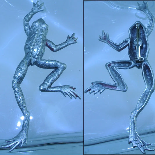 SILVER FROG CLIMBING SIGNED JJ PIN BROOCH -MASS PRODUCED