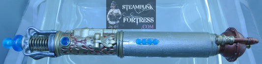 PEWTER BLUE SWAROVSKI CRYSTALS DOCTOR WHO DR SONIC SCREWDRIVER WORKING LIGHTS UP 8 SOUNDS STARR WILDE STEAMPUNK FORTRESS