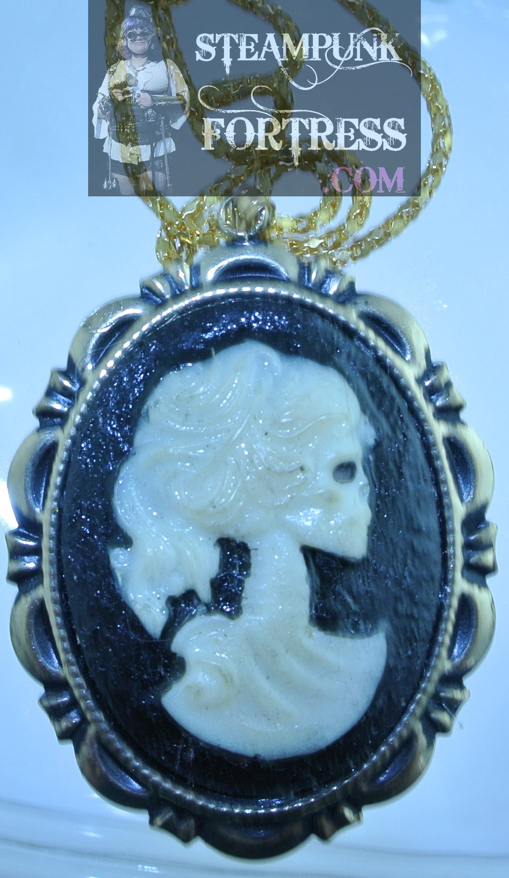 PIN BROOCH GLOW IN THE DARK GOLD CAMEO SKELETON LADY NECKLACE STARR WILDE STEAMPUNK FORTRESS HALLOWEEN COSPLAY COSTUME