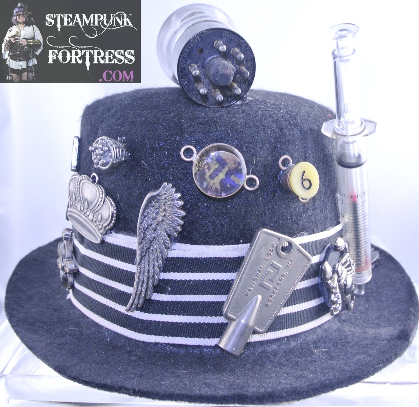 BLACK COMPASS LIVE IN MOMENT LICENSE PLATE CROWN WING KEYS SYRINGE PEN SIGN SKULL THIMBLE HEART BASKET OF NEEDLES SCORPION MISCELLANEOUS CHARMS ROCKET TOP BLACK WHITE STRIPED RIBBON LARGE TOP HAT STARR WILDE STEAMPUNK FORTRESS