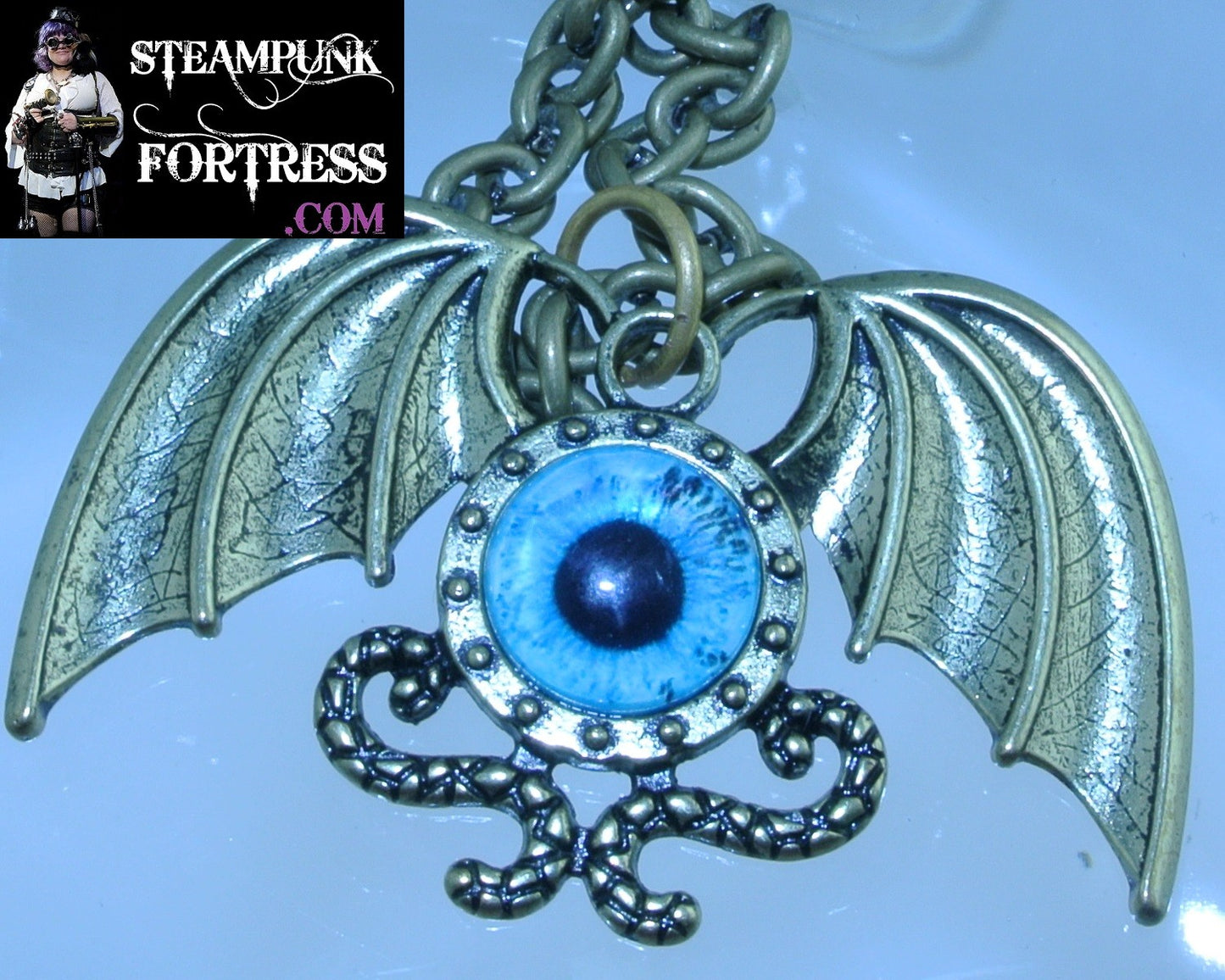 PIN BROOCH BRASS EYE BLUE BRASS WINGS NECKLACE GARGOYLE HALLOWEEN MULTI USE VERSATILE COSPLAY COSTUME STARR WILDE STEAMPUNK FORTRESS